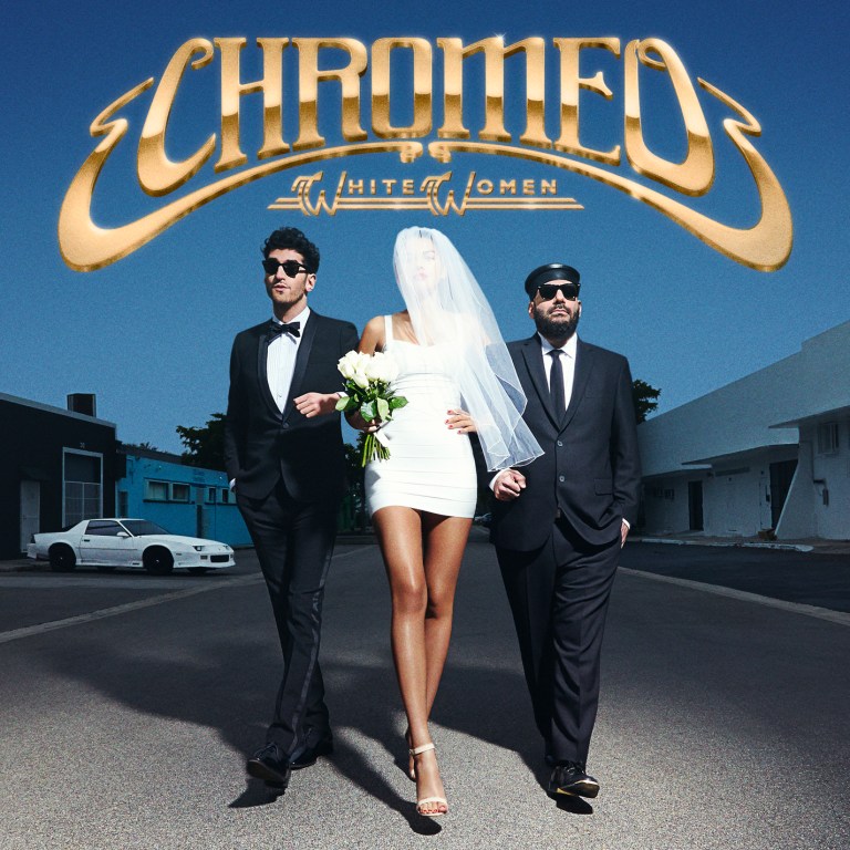 CHROMEO-WHITE-WOMEN-PACKSHOT