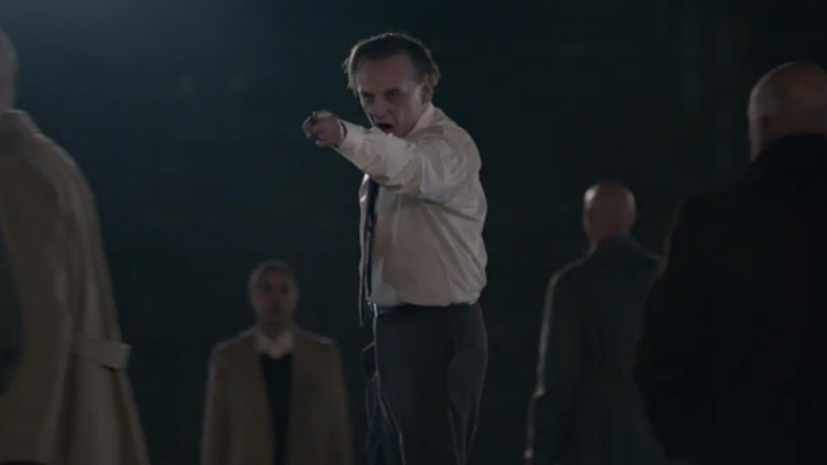 alt-j-pusher-music-video-man-screaming-pointing-750x422