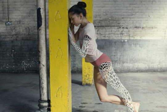 watch-beautiful-dancer-transform-3d-print-chemical-brothers-wide-open-music-video10