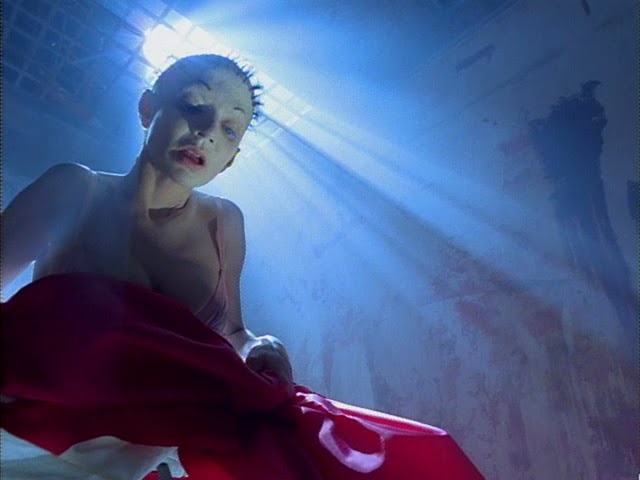 Mötley Crüe – Afraid, still from the video